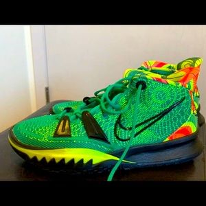 Kyire 7 Basketball Shoes